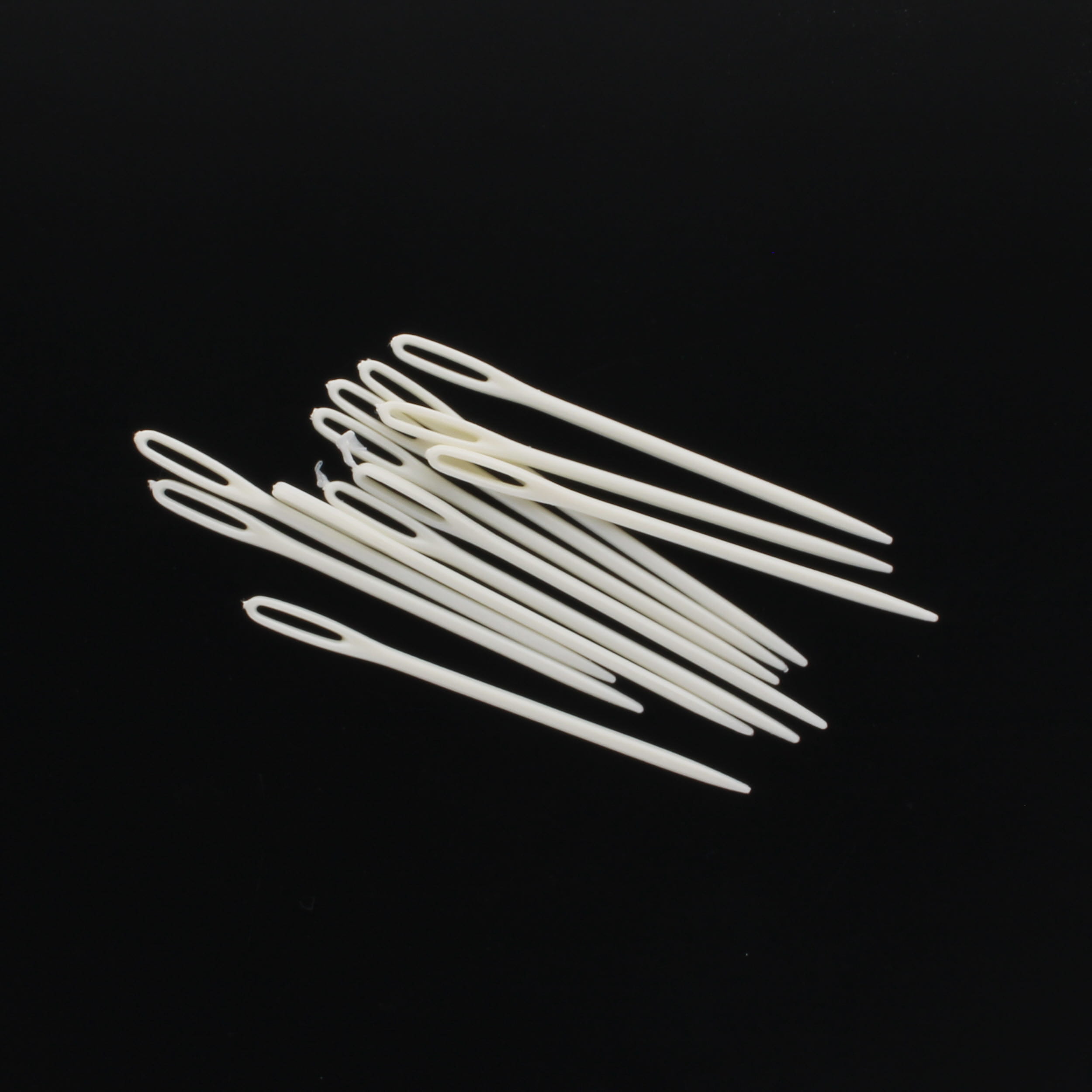 Plastic Needles White - pack of 12 - STV17
